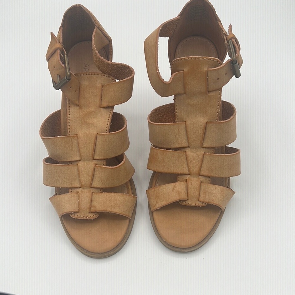 Apt9 Sandal with 3 1/2” heel Size 6.5 Tan Price $25